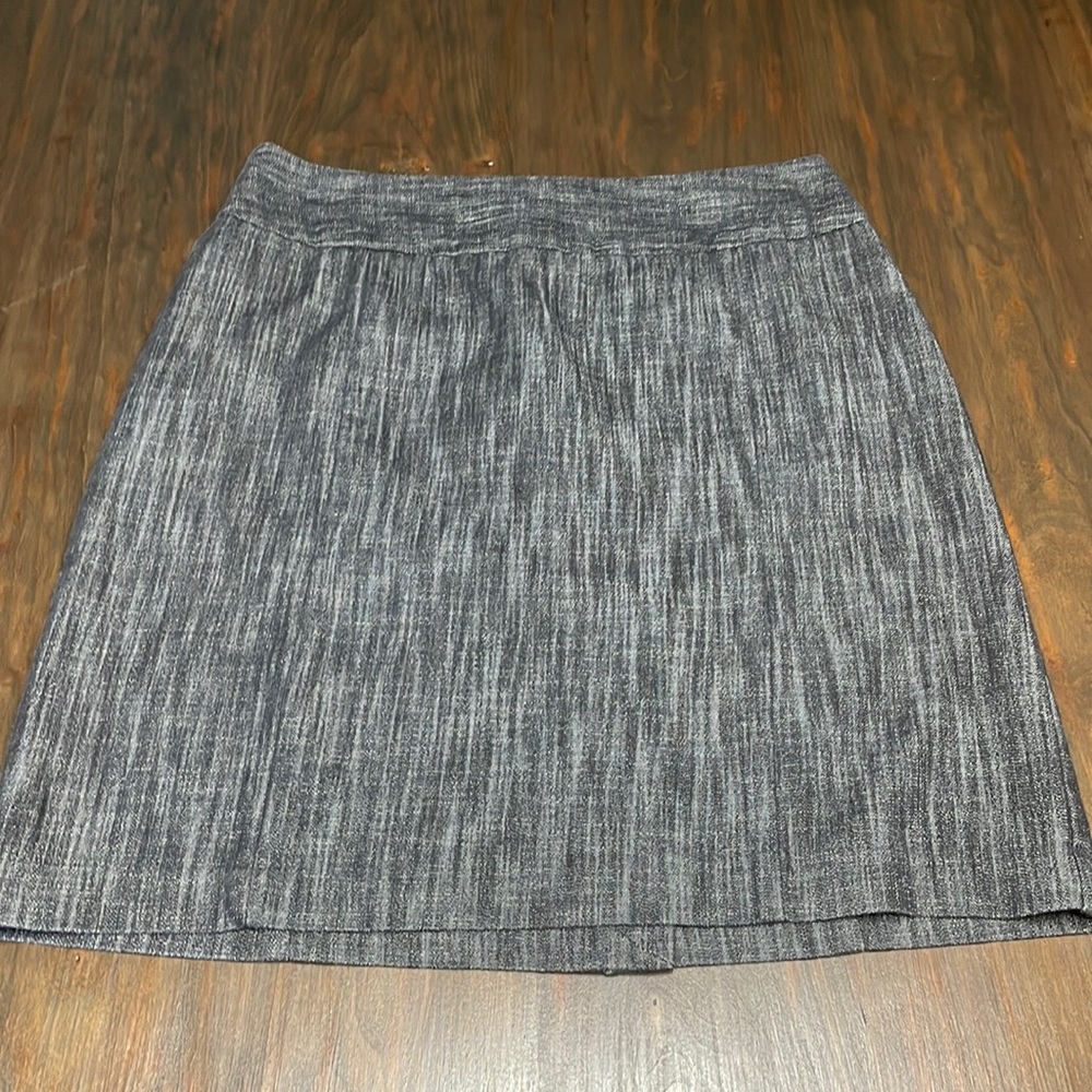 Gray pencil skirt
